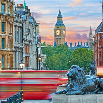Big Ben set fra Trafalgar Square i London, England