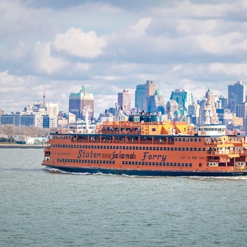 Færgen til Staten Island fra Lower Manhattan, New York