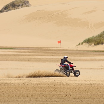 ATV gennem sandklitterne i Oregon Dunes