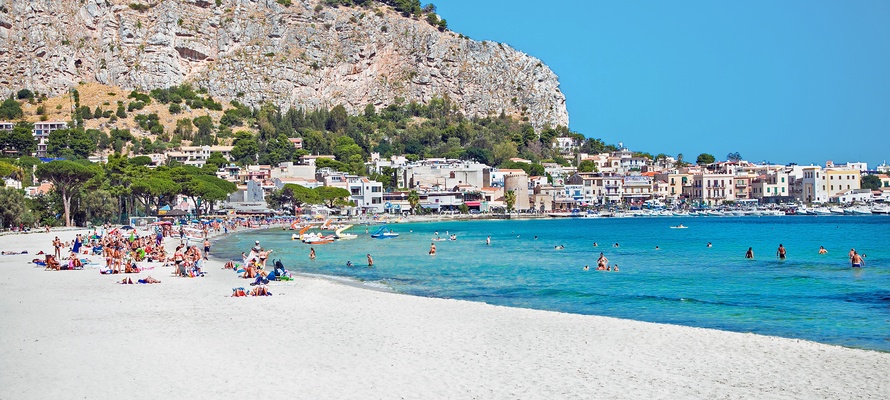Mondello stranden på Sicilien