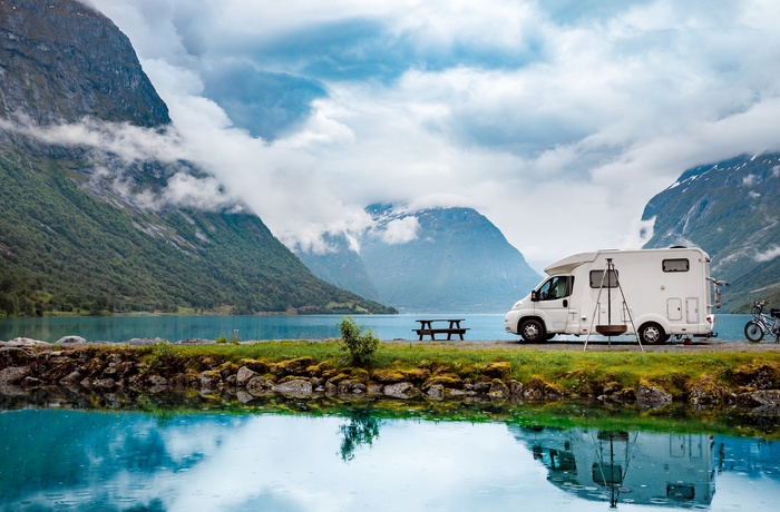 Autocamper ved fjorde og fjelde i Norge