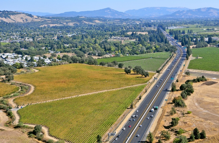 Highway 101 gennem Sonoma vinområdet i Californien - USA