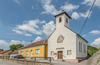 Lille kirke i byen Puch, Østrig