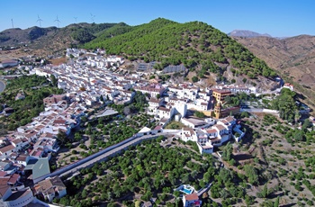 Luftfoto af byen Carratraca, Andalusien