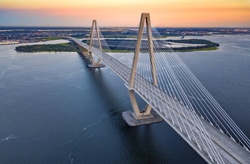 Arthur Ravenel Jr. Bridge, der krydser Cooper River - bro i South Carolina