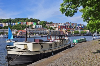 Husbåd i Bristol havn og floden Avron, England