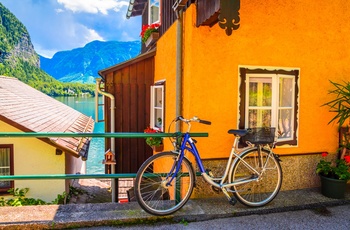 Cykel i Hallstatt by - Østrig