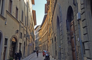 Smal gade i Oltrarno kvarteret, Firenze