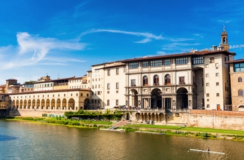 Uffi galleriet og Arno floden i Firenze