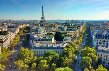 Udsigten mod Eiffeltårnet fra Triumfbuen i Paris