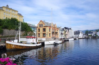 Havnen i Farsund, Norge