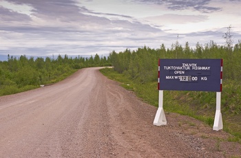 Inuvik–Tuktoyaktuk eller Northwest Territories Highway - Canada