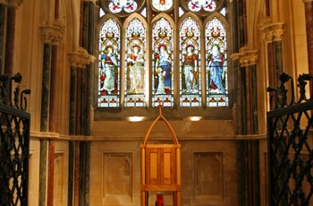Irland, Connemara,  Kylemore Abbey - interiør fra den gotisk kirke