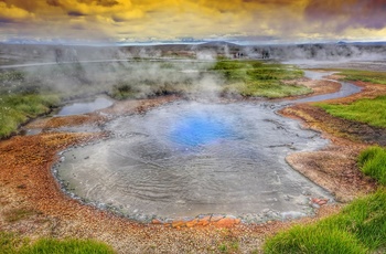 Hveravellir - geotermisk område med varme kilder i Island