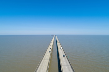 Lake Pontchartrain Causeway i Louisiana er verdens længste bro over vand