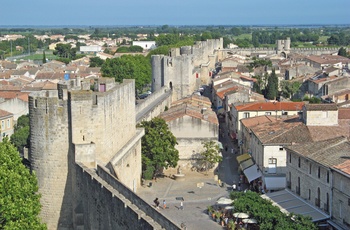 Fæstningsmur og middelalderbyen Aigues-Mortes, Languedoc-Roussillon