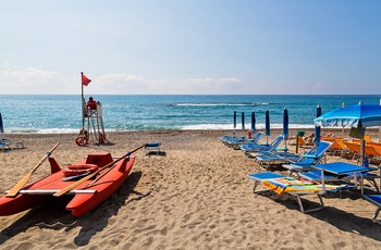 Stranden i Pietra Ligure, Norditalien