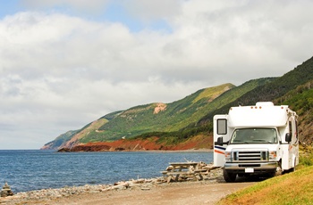 Motorhome ved holdeplads på Cape Breton Island i Nova Scotia, Canada