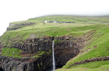 Færøerne, Vagar, Gásadalur og Mulafossur