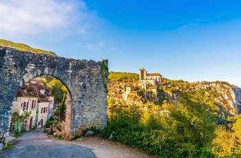 Den fredede landsby Saint Cirq Lapopie, Occitanie i Frankrig
