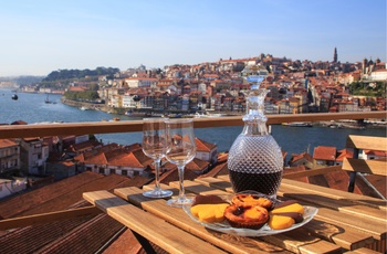 Portvin ved Douro-floden i Portugal