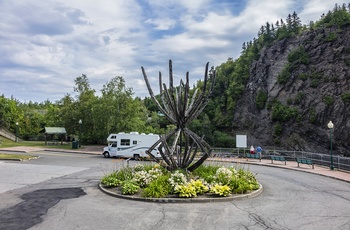 Parkeringsplads i Parc des Chutes i Rivière-du-Loup, Quebec i Canada