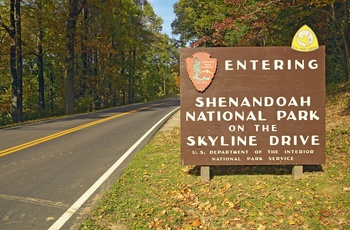 Skilt til Shenandoah National Park og Skyline Drive - Virginia