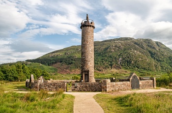 Glenfinnan Monumentet, smukt beliggende for enden af Loch Shiel