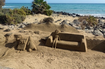 Sandskulpturer på strand ved Meloneras - Gran Canaria