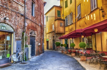 Hyggelig gade i Lucca