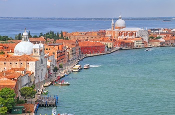 Øen Giudecca og kirken Basilica del Santissimo, Venedig