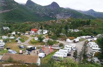 Lej en autocamper i Norge og oplev Lofoten. Campingpladserne er små, men hyggelige.