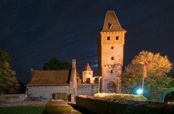 Burg Frankenstein - belyst om aftenen