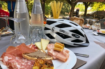 Frokostpause på cykelturen, Toscana