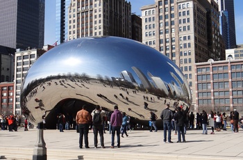 Cloud Gate eller The Bean - vartegn i Chicago