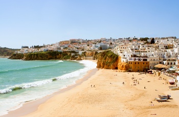 Strand ved byen Albufeira - Algarve
