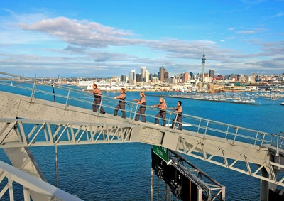 Bridge Walk på Auckland Harbour Bridge, New Zealand
