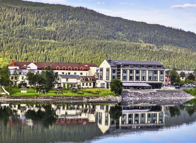 Fru Haugans Hotel fra vandet, Norge