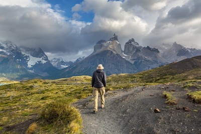 På vandretur i Torres del Paine National Park i Chile, Patagonien