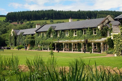 Irland, County Wicklow - BrookLodge and Macreddin Village Hotel smukt placeret i grønne omgivelser (Foto - Courtesy BrookLodge and Macreddin Village Hotel)