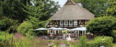 Vi er også tæt på naturparken Lüneburger Heide, Heidepark Soltau og fugleparken Walsrode, og byerne Hannover, Hamborg, Lüneburg og Bremen kan nås på lidt over en time i bil til dagsture.