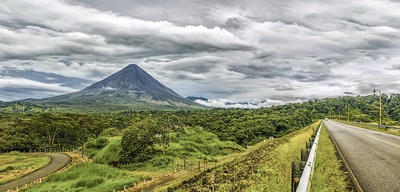 Vej forbi Arenal vulkanen i Costa Rica