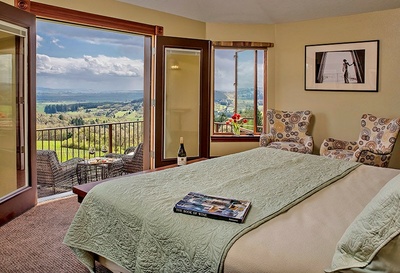 Youngberg Hill, Oregon, Suite