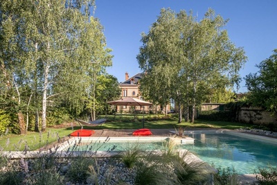 L'Autre Rives i Albi - Pool og have