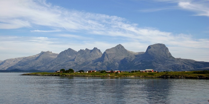 Bjergkæden De Syv Søstre i Norge - Foto Sigrid Haarberg VisitHelgeland