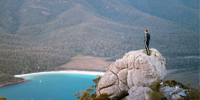 Vandretur ved Wine Glass Bay i Tasmanien 