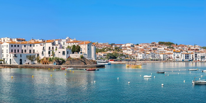 Kystbyen Cadaques, Costa Brava i Spanien