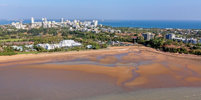 Mindil Beach i Darwins centrum i baggrunden - Australien