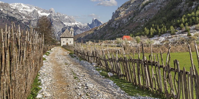 Den katolske kirke i Theth - Albanien