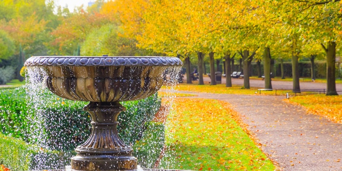 Regents Park om efteråret, London i England